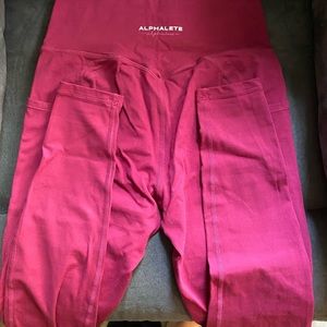 Alphalete Alphalux Pocket Leggings in Raspberry